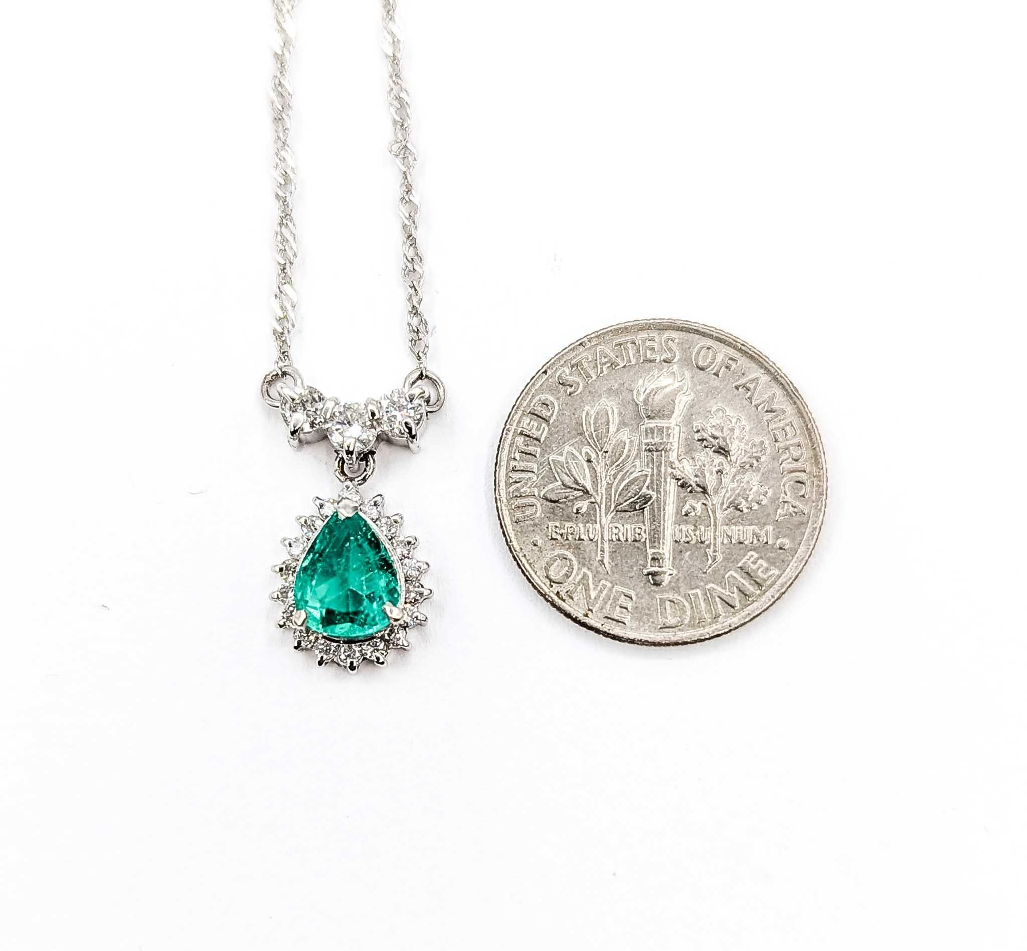 Eleganza della collana di smeraldi e diamanti in platino in vendita 5
