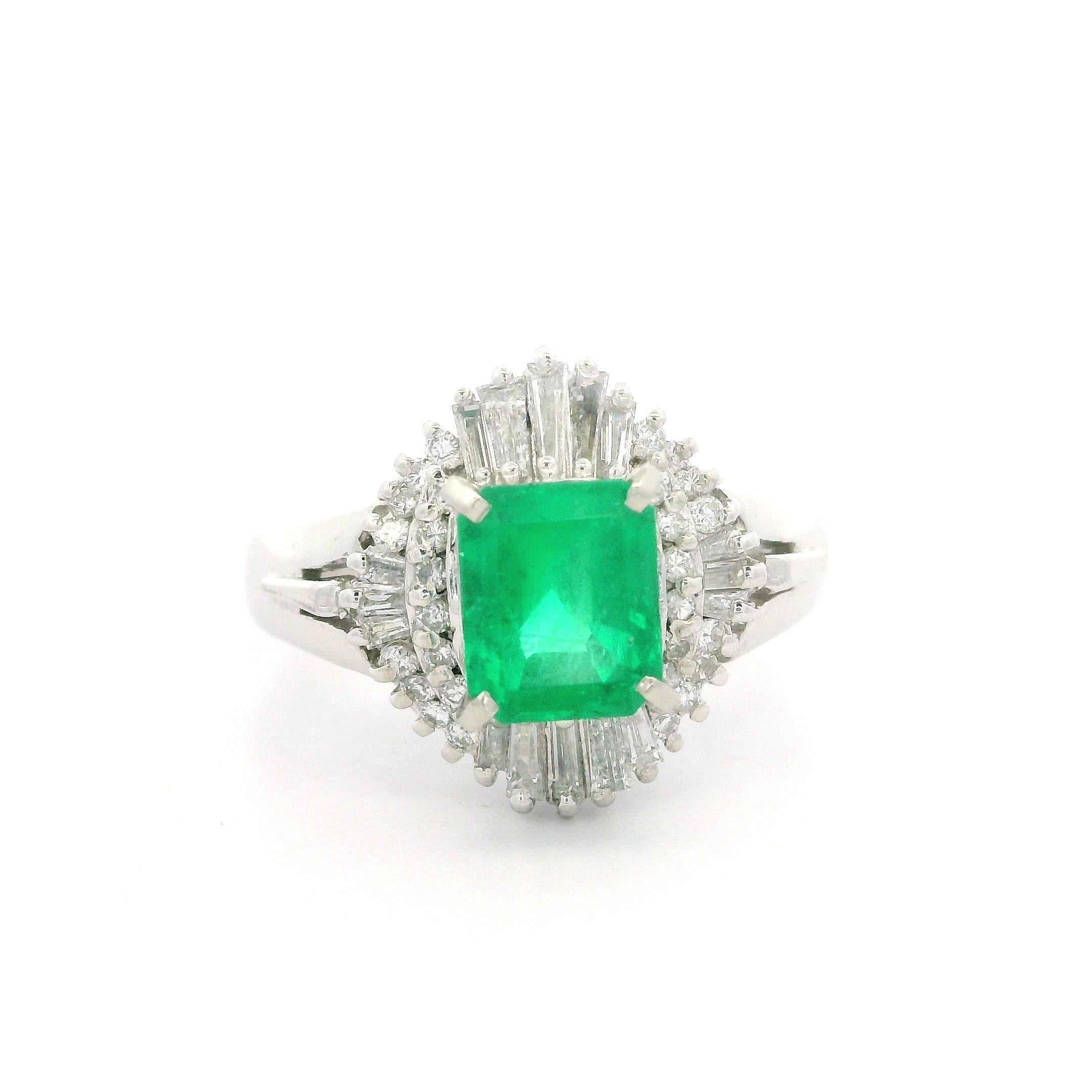 Women's Elegant Platinum GIA 1.53ctw Colombian Emerald & Diamond Ballerina Cocktail Ring For Sale