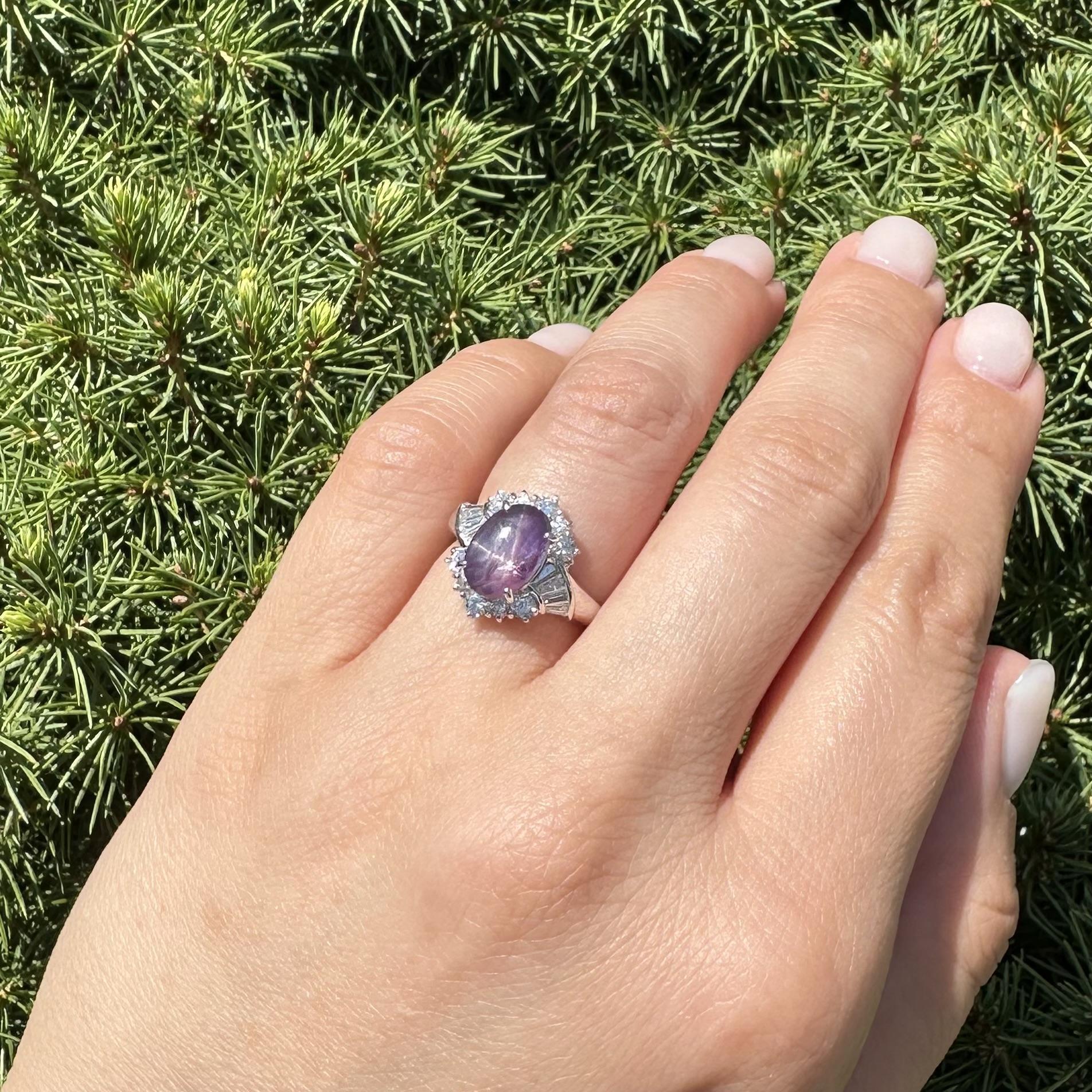 Elegante Anillo de Platino GIA 4,71ctw Zafiro Estrella Púrpura Cabujón Ovalado c/ Diamante en venta 10
