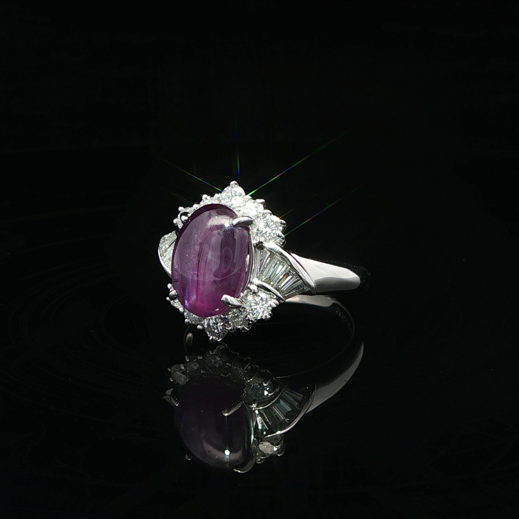 Elegante Anillo de Platino GIA 4,71ctw Zafiro Estrella Púrpura Cabujón Ovalado c/ Diamante en Excelente estado para la venta en Montclair, NJ