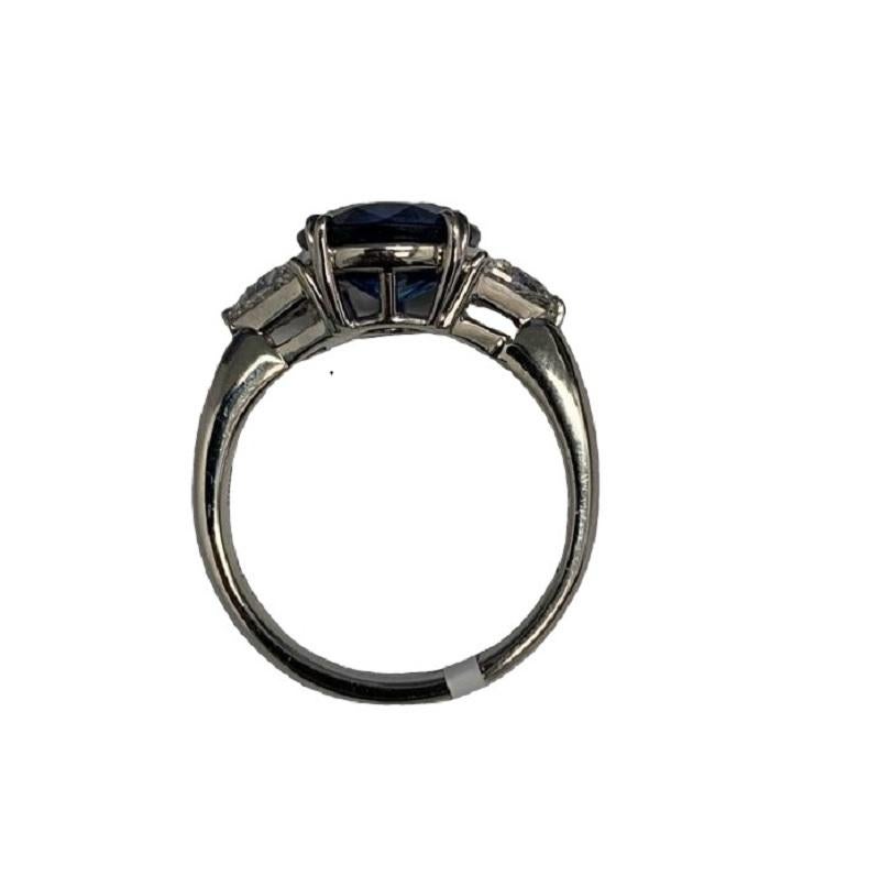 In a vintage platinum setting, a stunning Oval Sapphire is surrounded by dazzling diamonds. This was highlighted with a brilliant pure Oval Sapphire. The ring is a real stunner.
*****
Details:
►Metal: Platinum
►Natural Gemstone: Natural