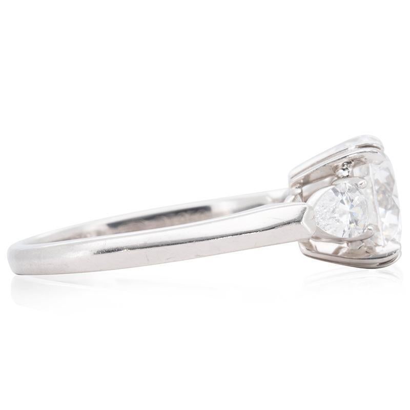 Elegant Platinum Ring with 1.92 ct Natural Diamonds- GIA Certificate In New Condition In רמת גן, IL