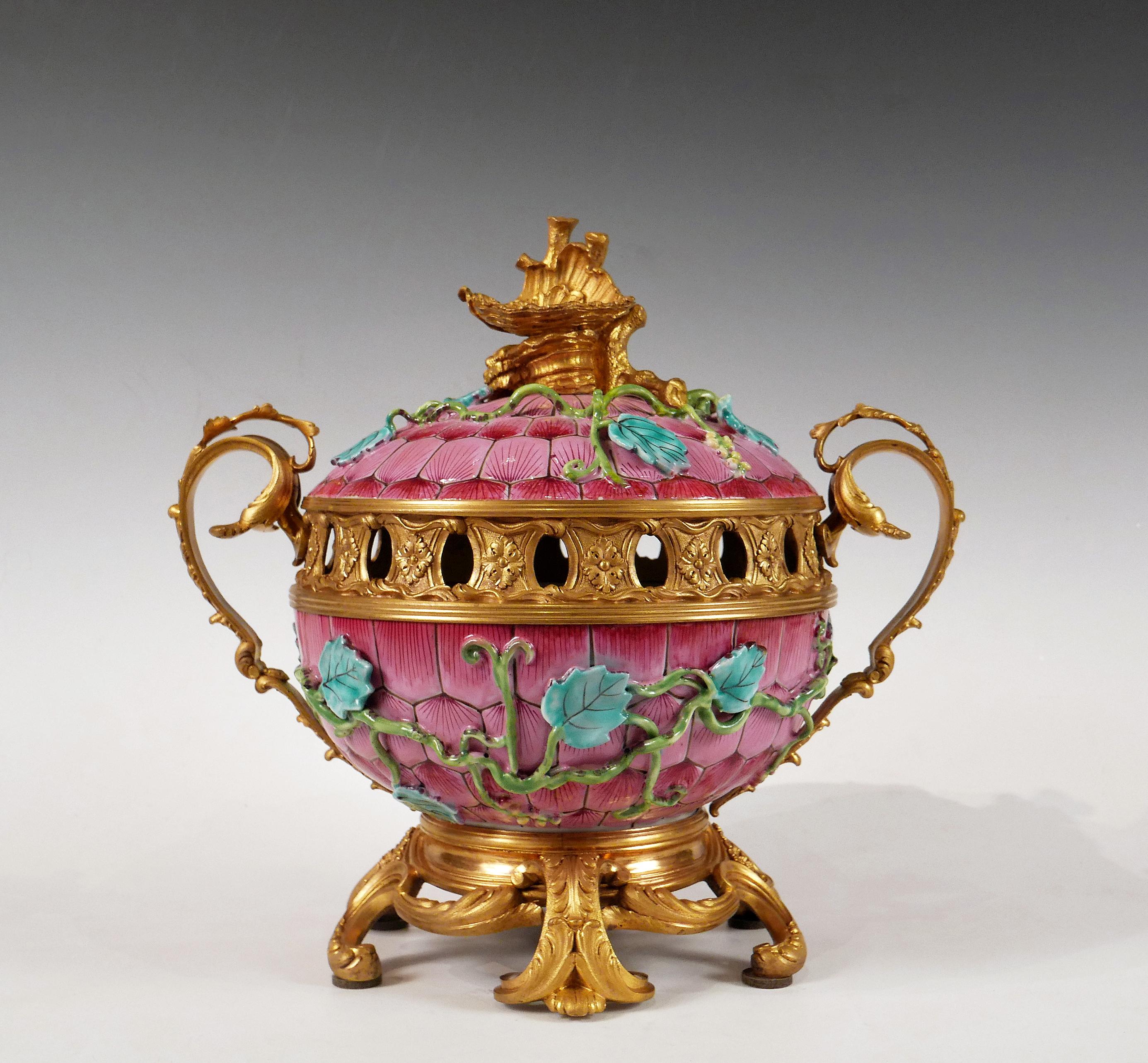 Élégant pot-Pourri en porcelaine attribué à l'Escalier de Cristal, France, vers 1880 Bon état - En vente à PARIS, FR