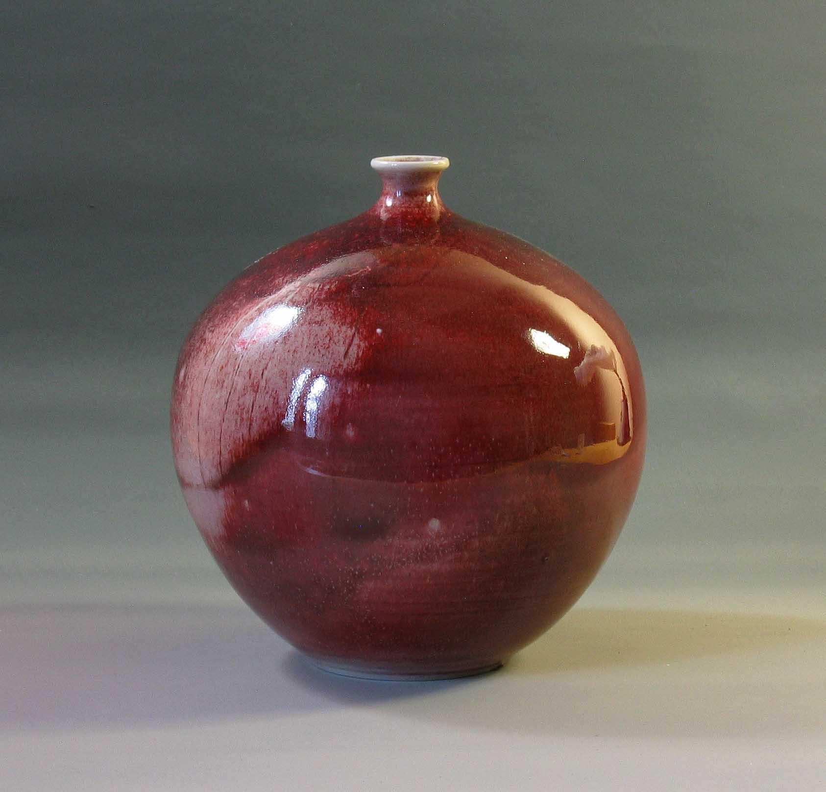 20th Century Elegant Porcelain Weed Pot in Rare Copper Red Peachbloom Glaze For Sale