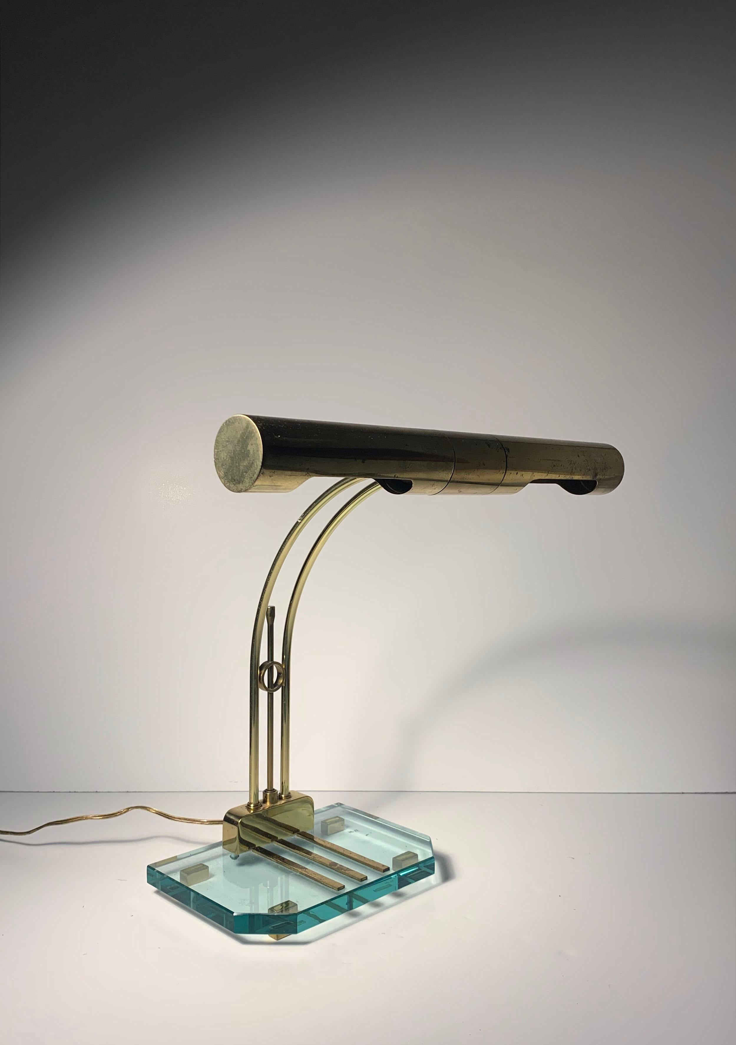 Mid-Century Modern Lampe de bureau post-moderne élégante en vente