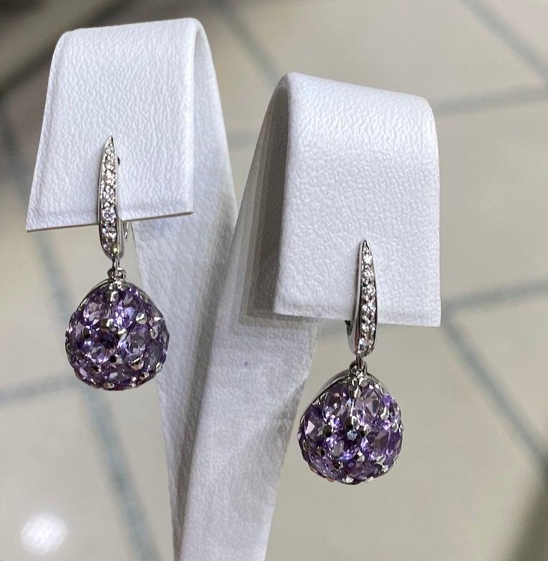 For Sale:  Elegant Purple Amethyst White Diamond White Gold 18 Karat Dome Ring 9