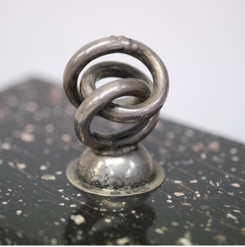 Elegant  Porphyr-Briefbeschwerer 