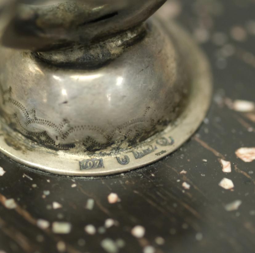 Elegant  Porphyr-Briefbeschwerer 