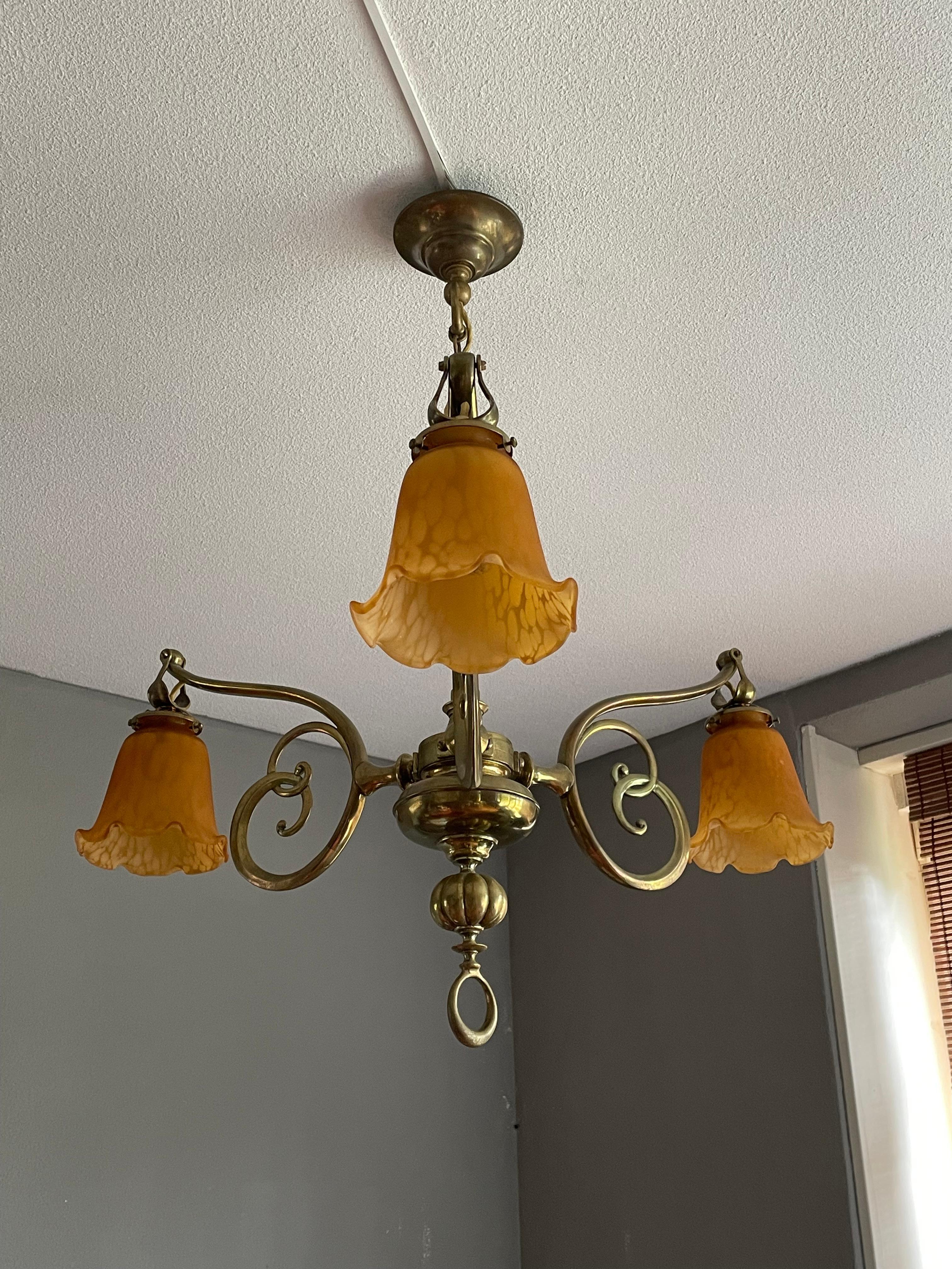 Elegant & Rare Art Nouveau / Arts & Crafts Brass Chandelier W. Art Glass Shades In Good Condition For Sale In Lisse, NL