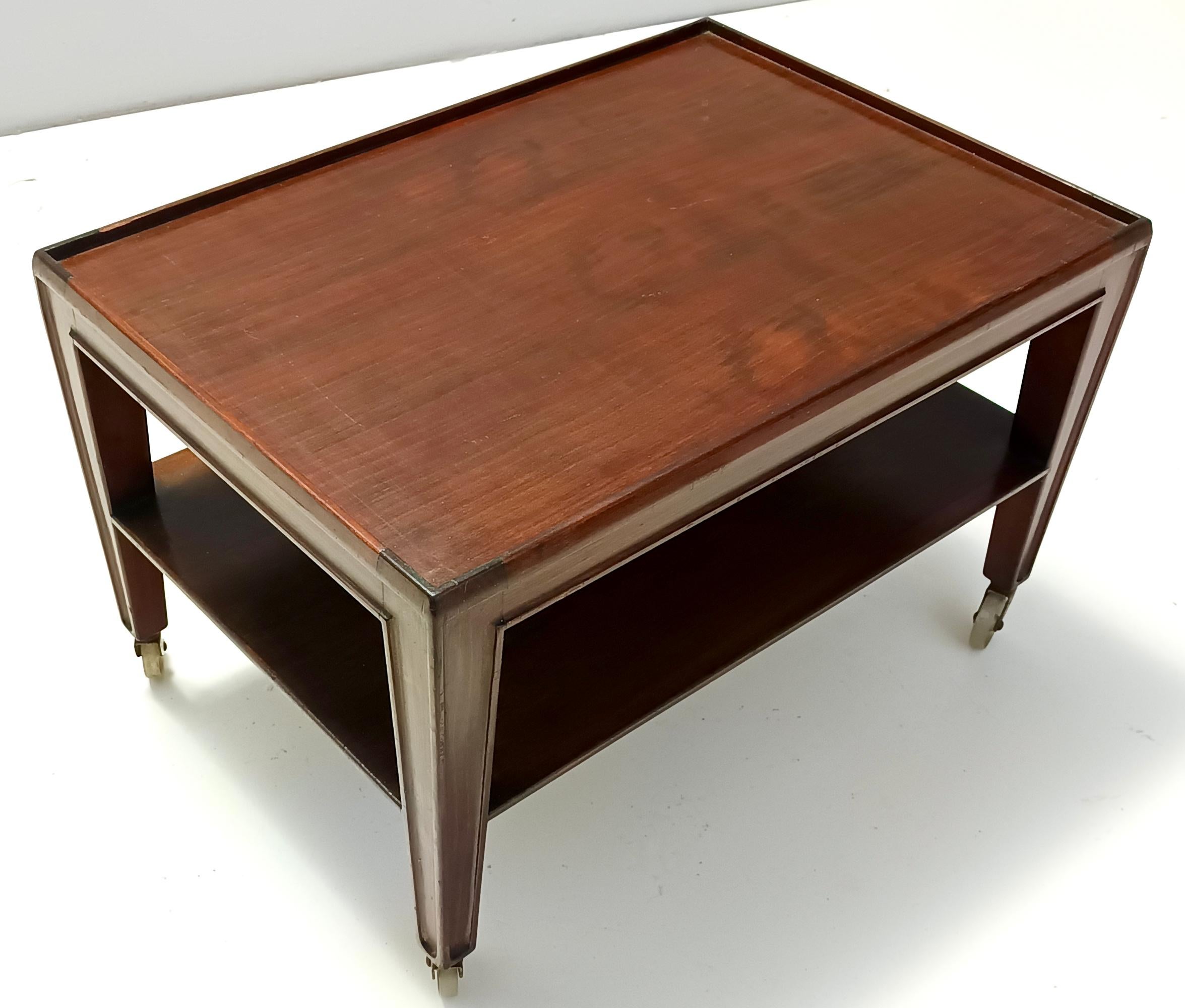 Mid-20th Century Elegant Rectangular Walnut Coffee Table by Paolo Buffa with Casters, Italy For Sale