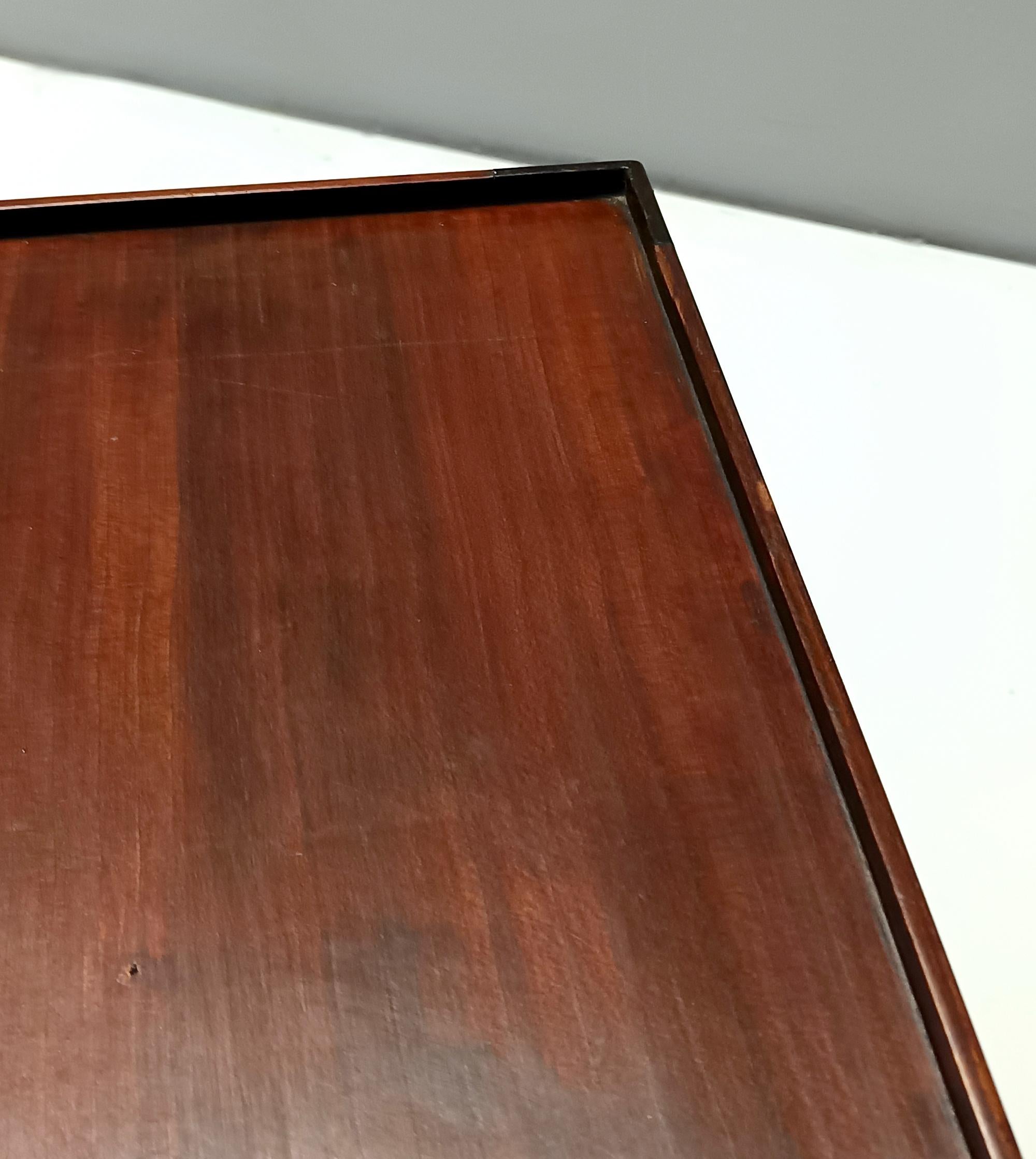 Eleganter rechteckiger Couchtisch aus Nussbaumholz von Paolo Buffa mit Rollen, Italien 1