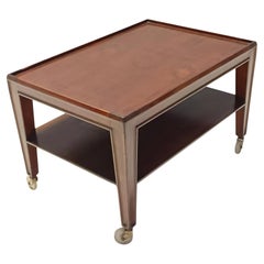 Eleganter rechteckiger Couchtisch aus Nussbaumholz von Paolo Buffa mit Rollen, Italien