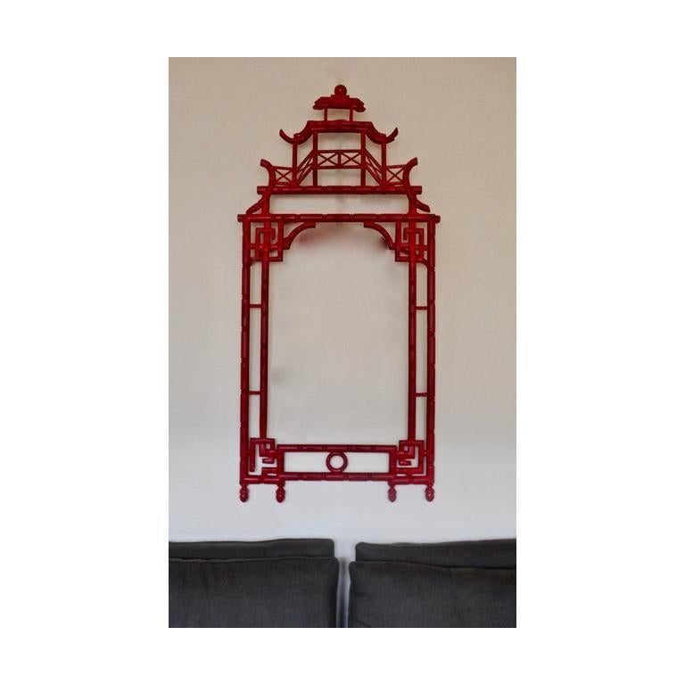 Elegant Red Lacquer Chinoiserie Mirror In Good Condition In Brussels, BE