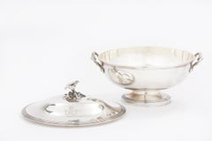 Elegante / Refinada Sopera Cubierta de Plato de Plata Francesa