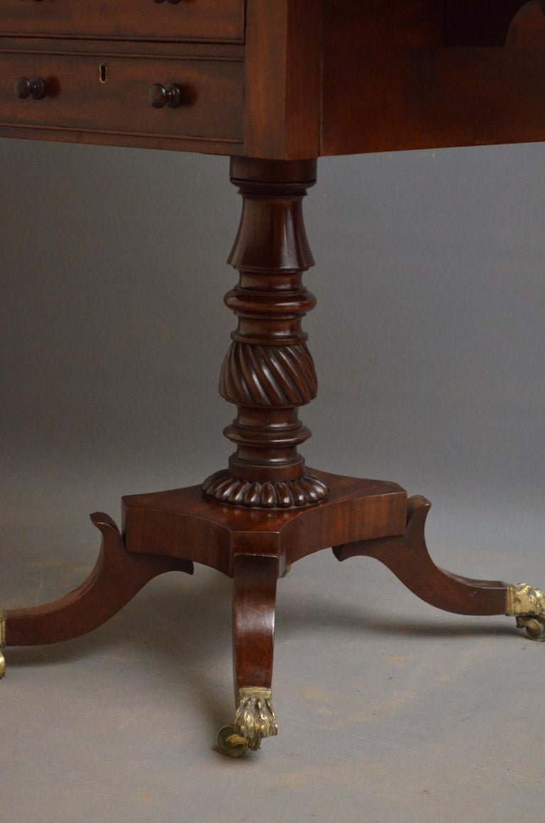 Elegant Regency Drop Leaf Mahogany Table For Sale at 1stdibs