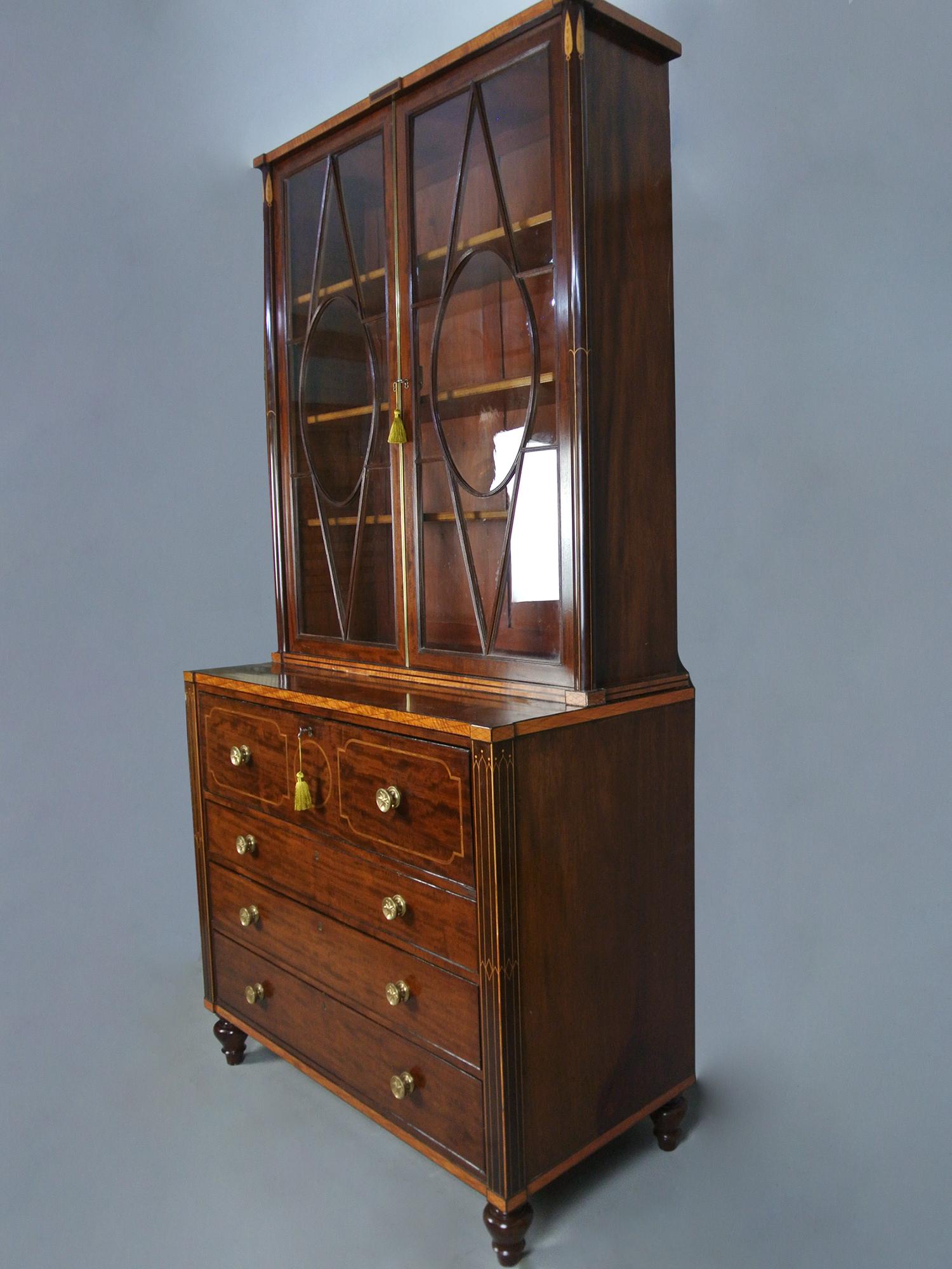Elegante libreria secretaire Regency in mogano e legno di raso del 1820 ca. in vendita 5