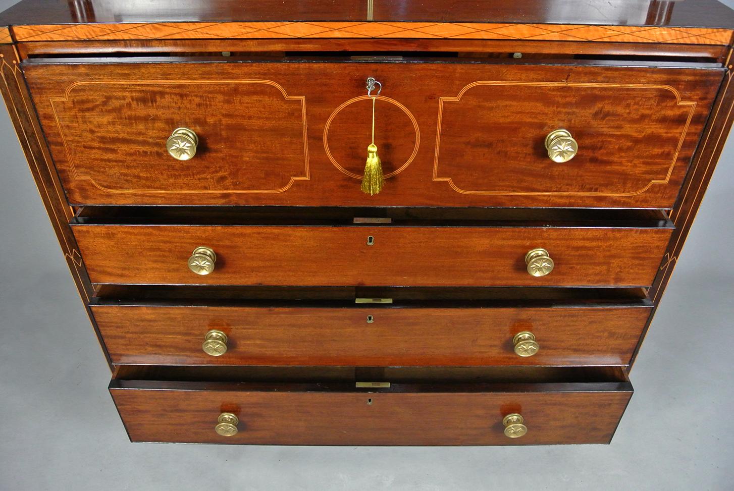 Elegante libreria secretaire Regency in mogano e legno di raso del 1820 ca. in vendita 3