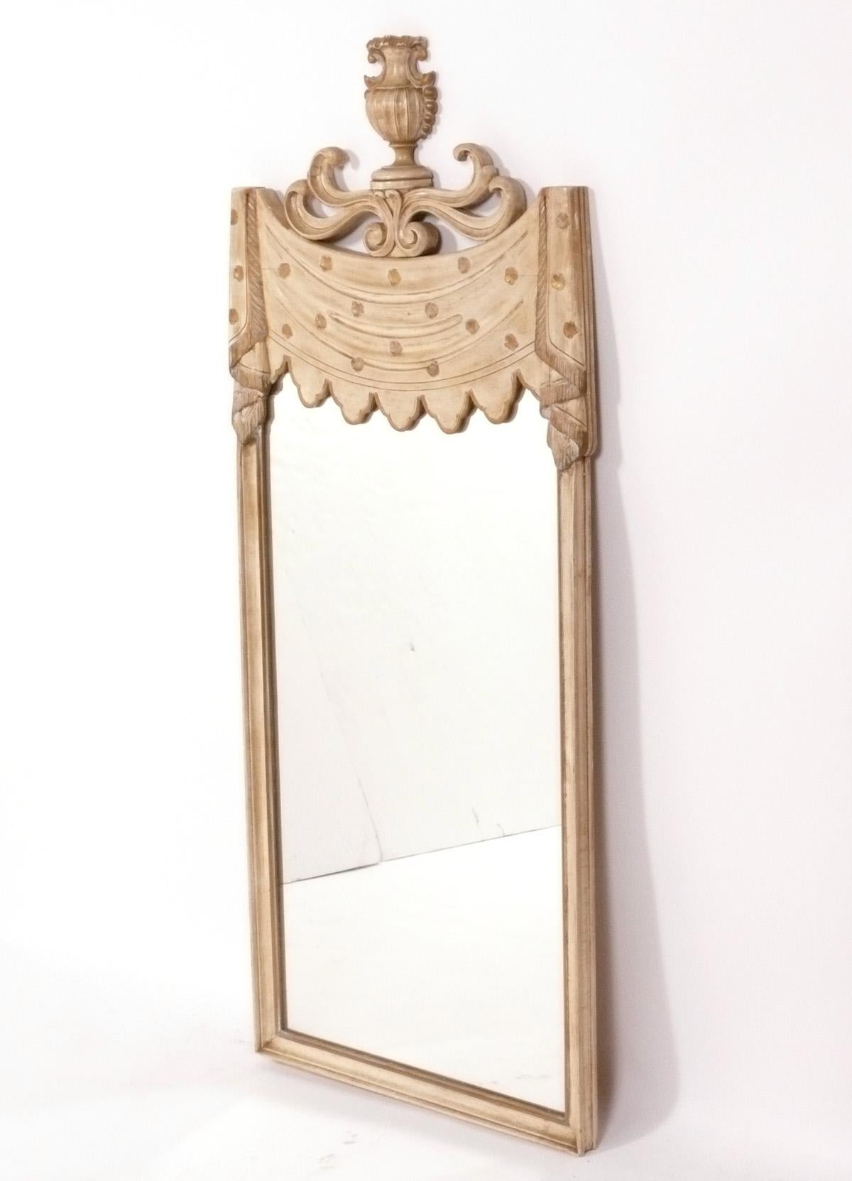 Elegant Regency style mirror, American, circa 1940s. It measures an impressive 54