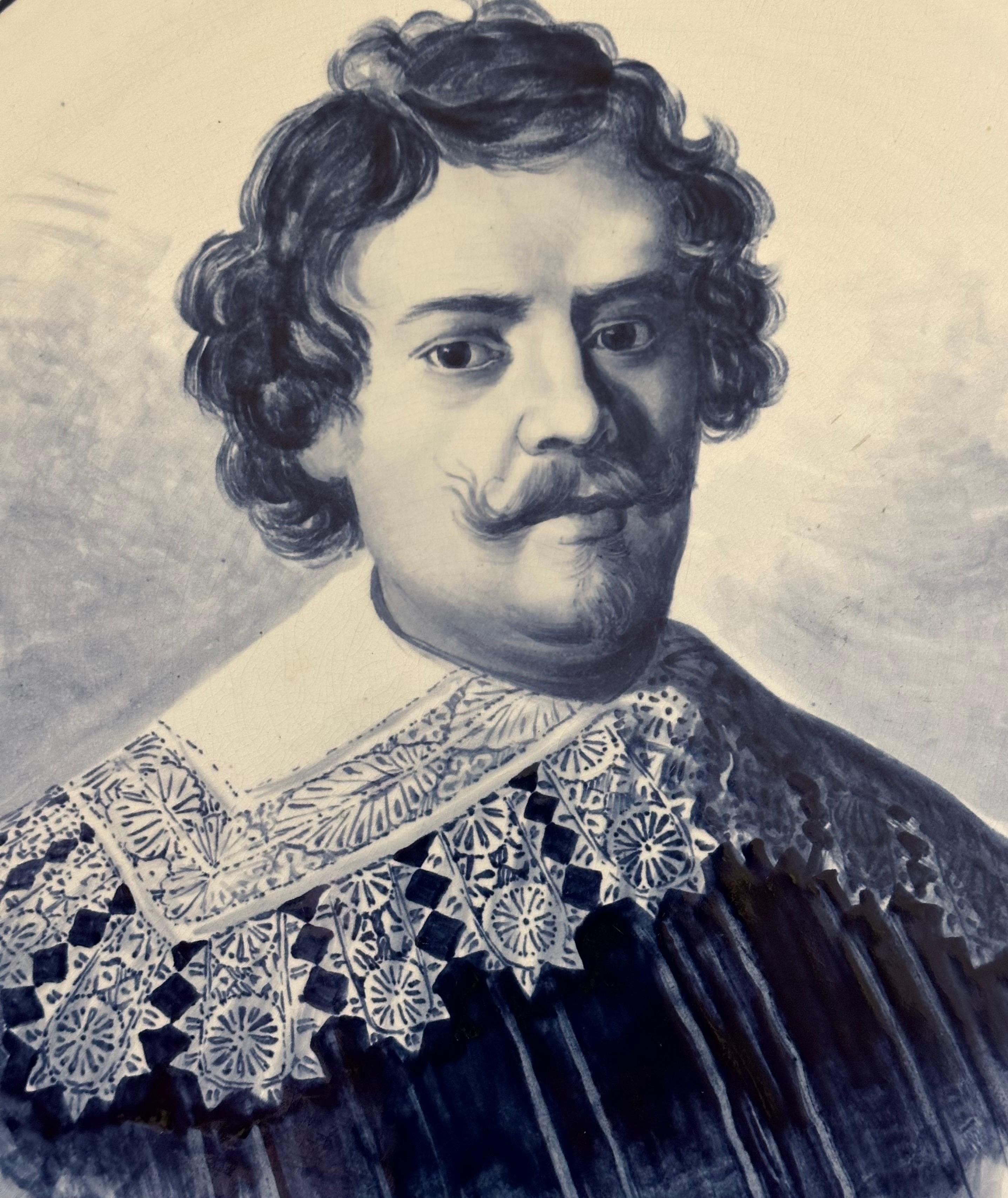 Elegante bandeja/placa de porcelana con retrato de Rembrandt de Royal Bonn Delft siglo XX en venta