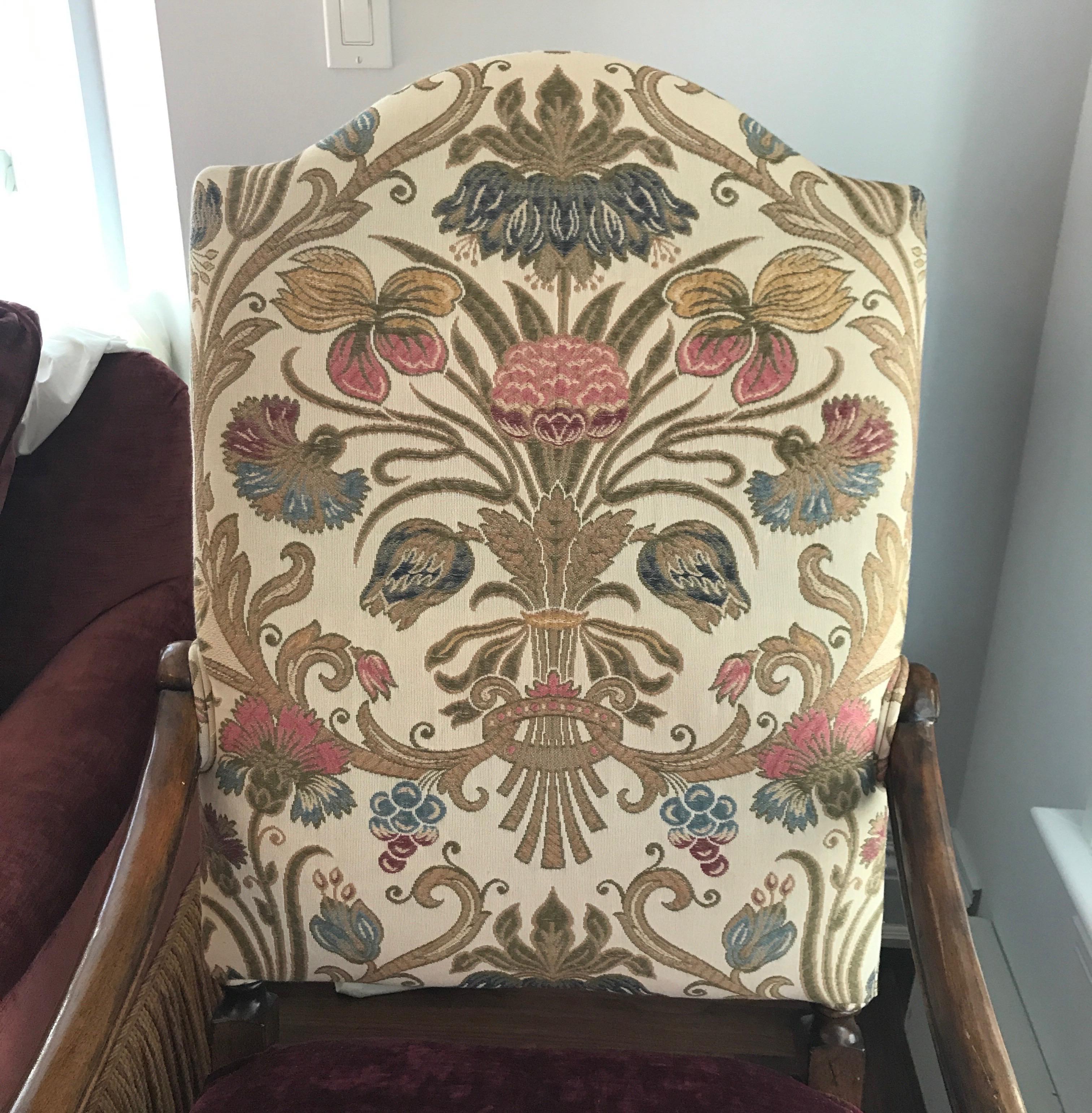 Elegant Renaissance Side Chair In Good Condition For Sale In Livingston, NJ