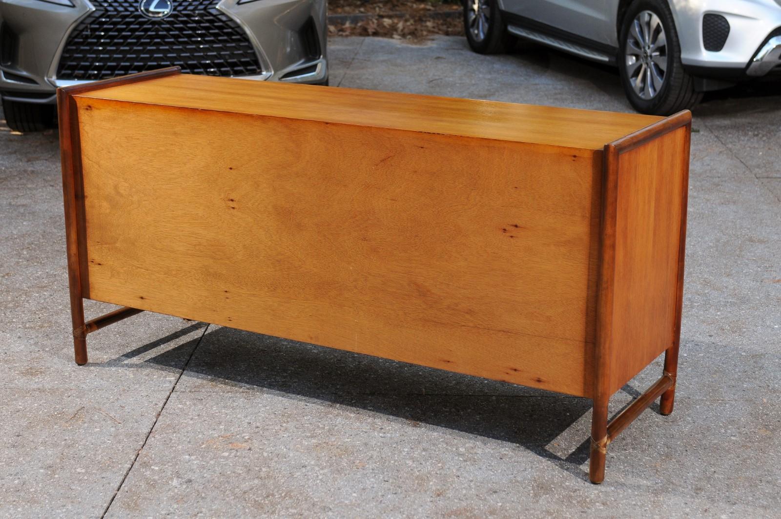 Elegante cassapanca da campagna in Oak e rattan restaurata di McGuire, circa 1970 in vendita 8