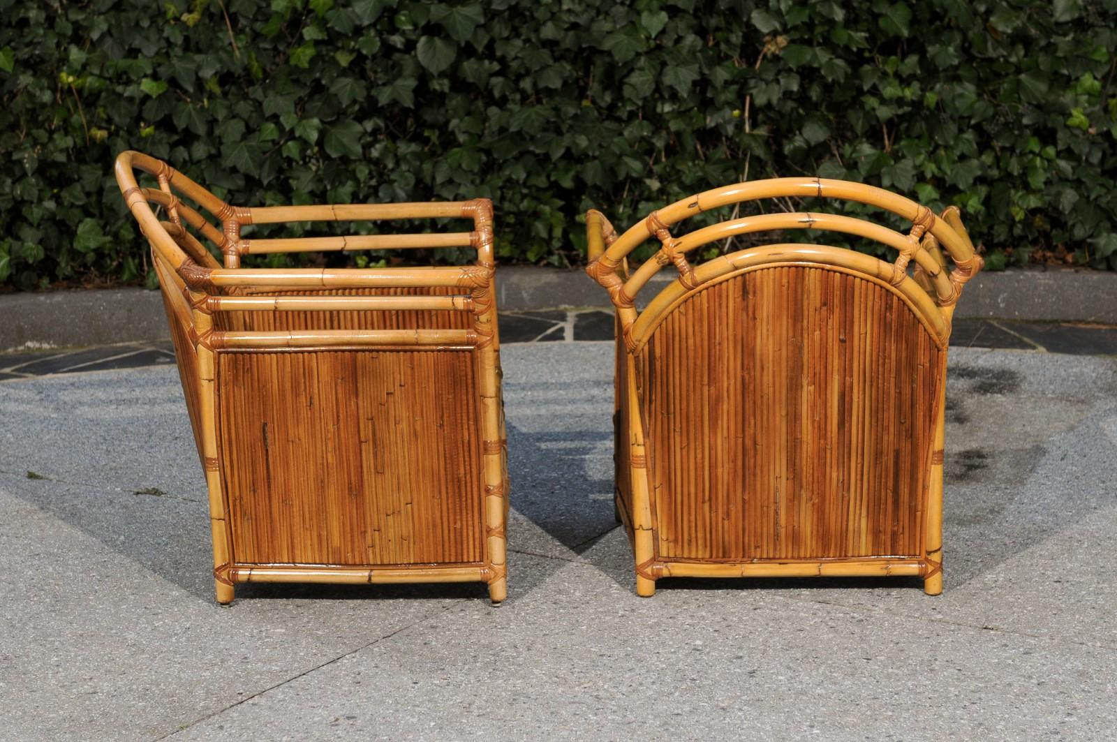 Elegant Restored Pair of Manau Club Chairs by Henry Olko, circa 1980 For Sale 3