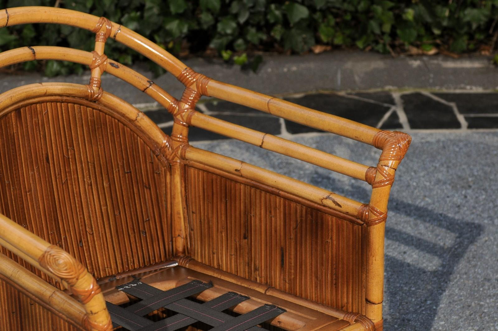 Elegance restaurée d'une paire de fauteuils club Manau par Henry Olko, vers 1980 en vente 8