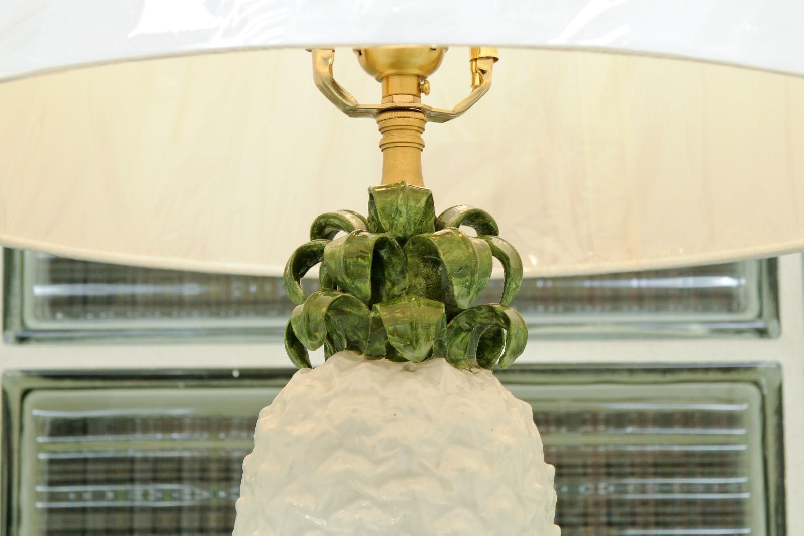 Italian Elegant Restored Pair of Ceramic and Brass Pineapple Lamps, Italy, circa 1960 For Sale
