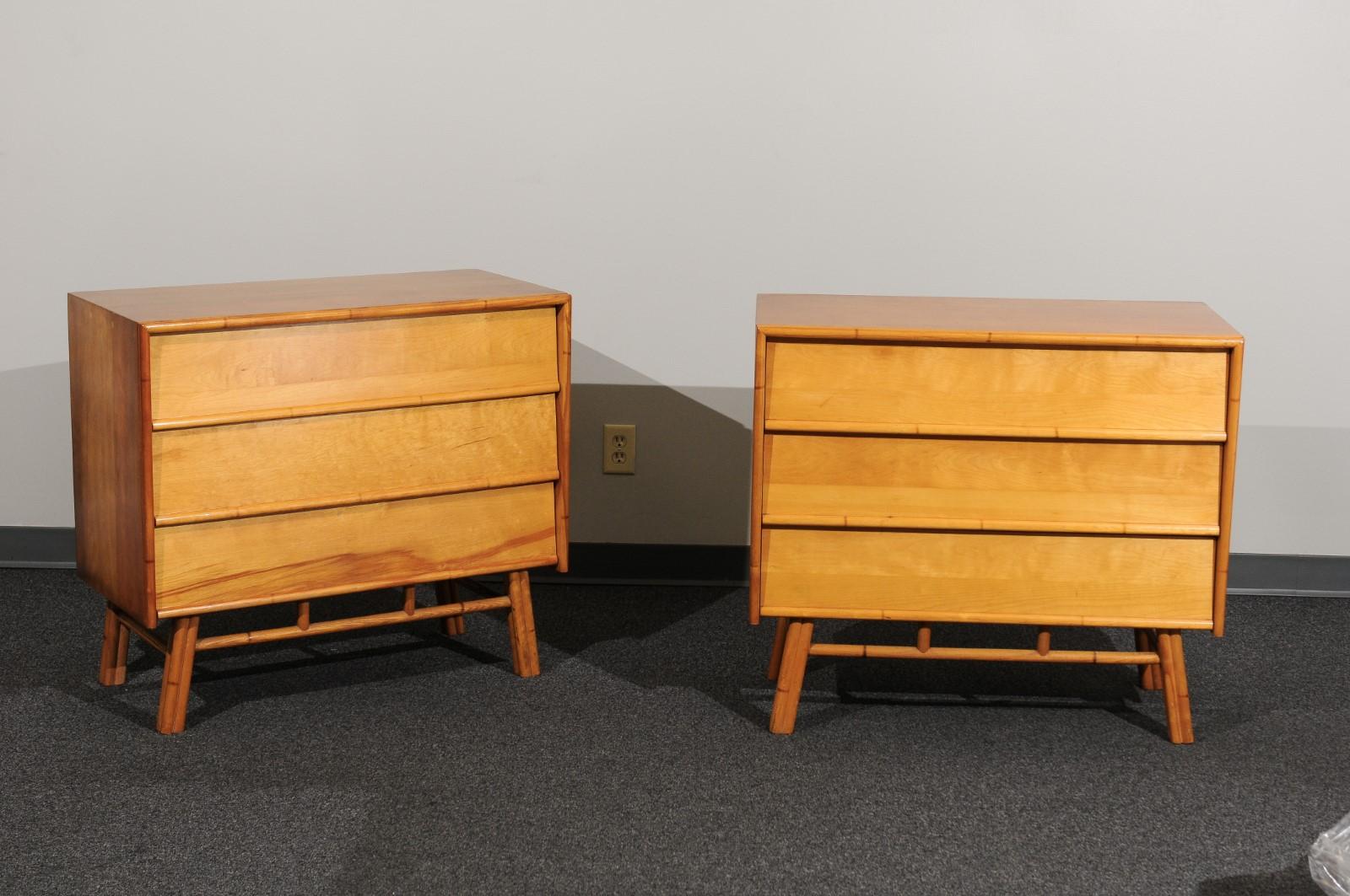 Mid-Century Modern Elegant Restored Pair of Modern Maple Chests by John Stuart, circa 1950 For Sale