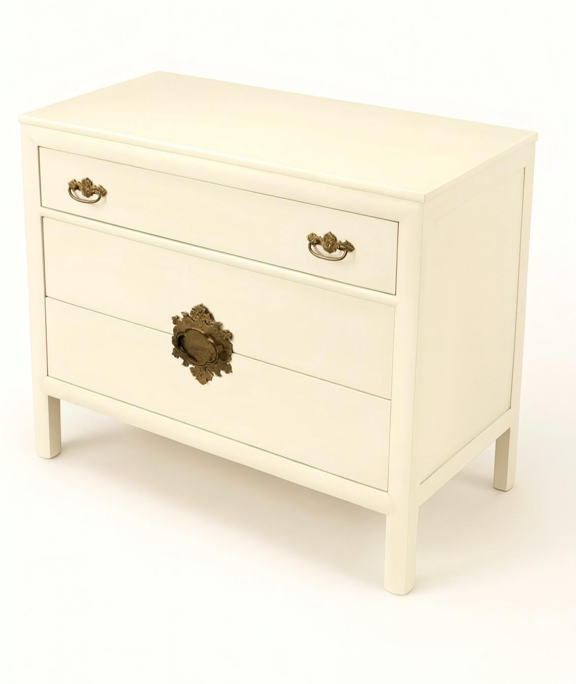 Late 20th Century Elegant Restored Pair of Vintage Asian Modern Commodes by Ray Sabota, c 1970 For Sale