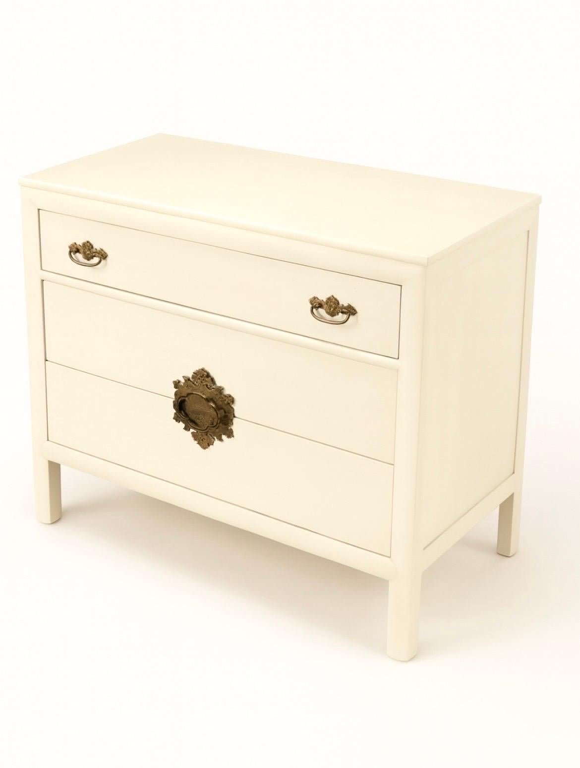 Elegant Restored Pair of Vintage Asian Modern Commodes by Ray Sabota, c 1970 For Sale 1