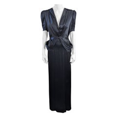 Robe élégante et rétro en satin glamour