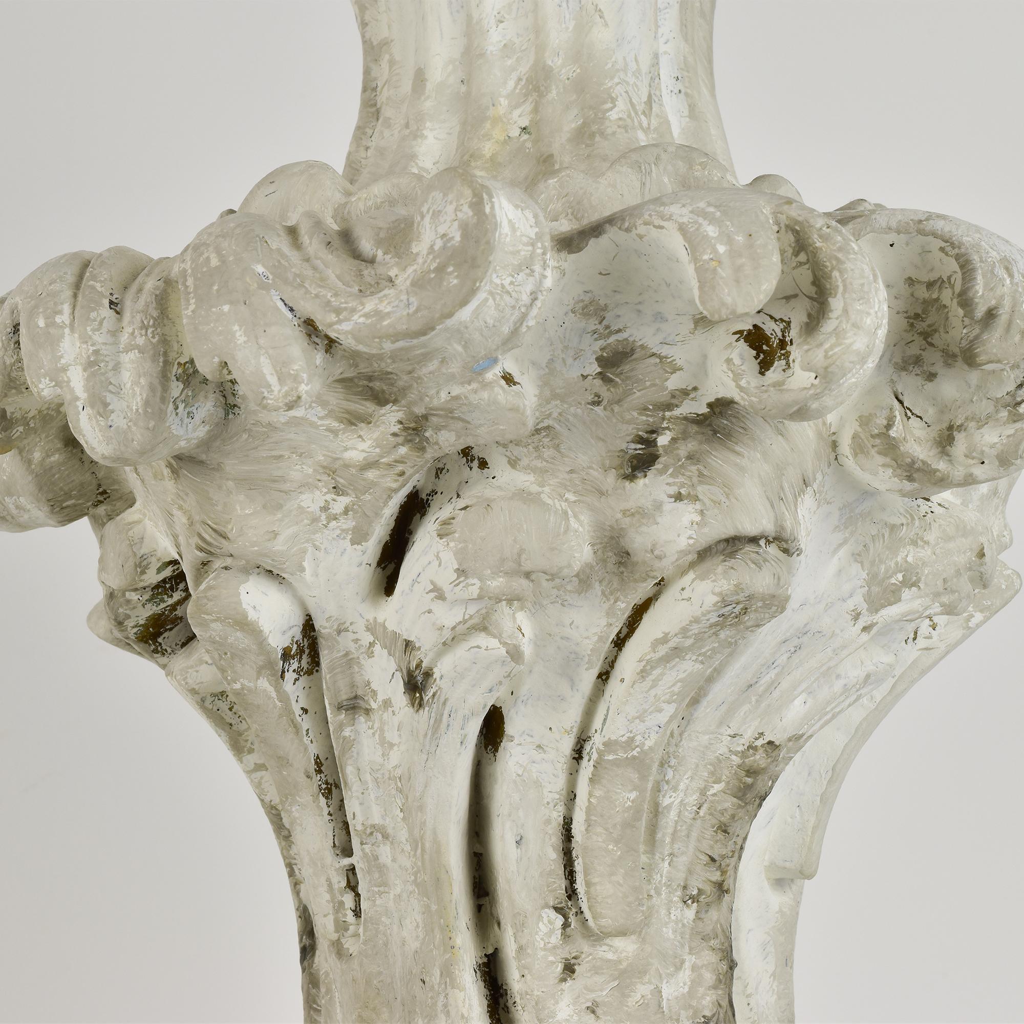 Elegant Rocaille Plaster Table Lamp in Serge Roche Style for Timeless Interiors For Sale 3