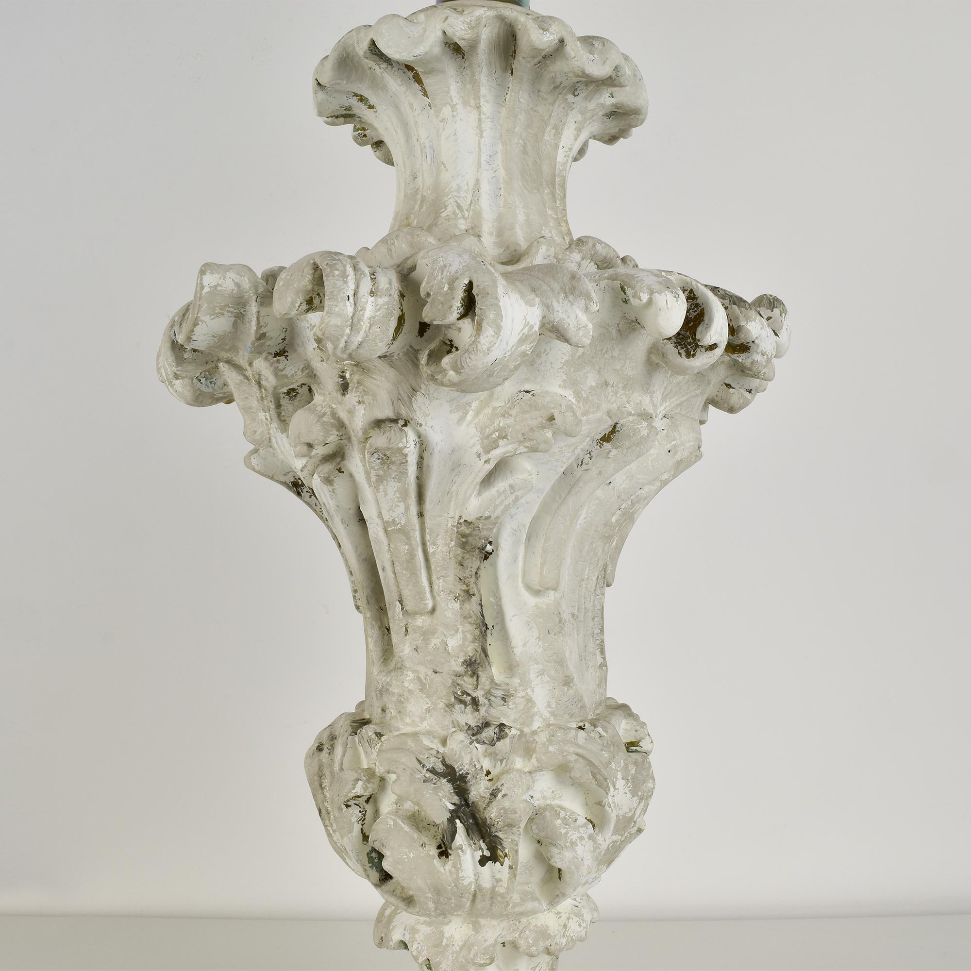 Elegant Rocaille Plaster Table Lamp in Serge Roche Style for Timeless Interiors For Sale 4