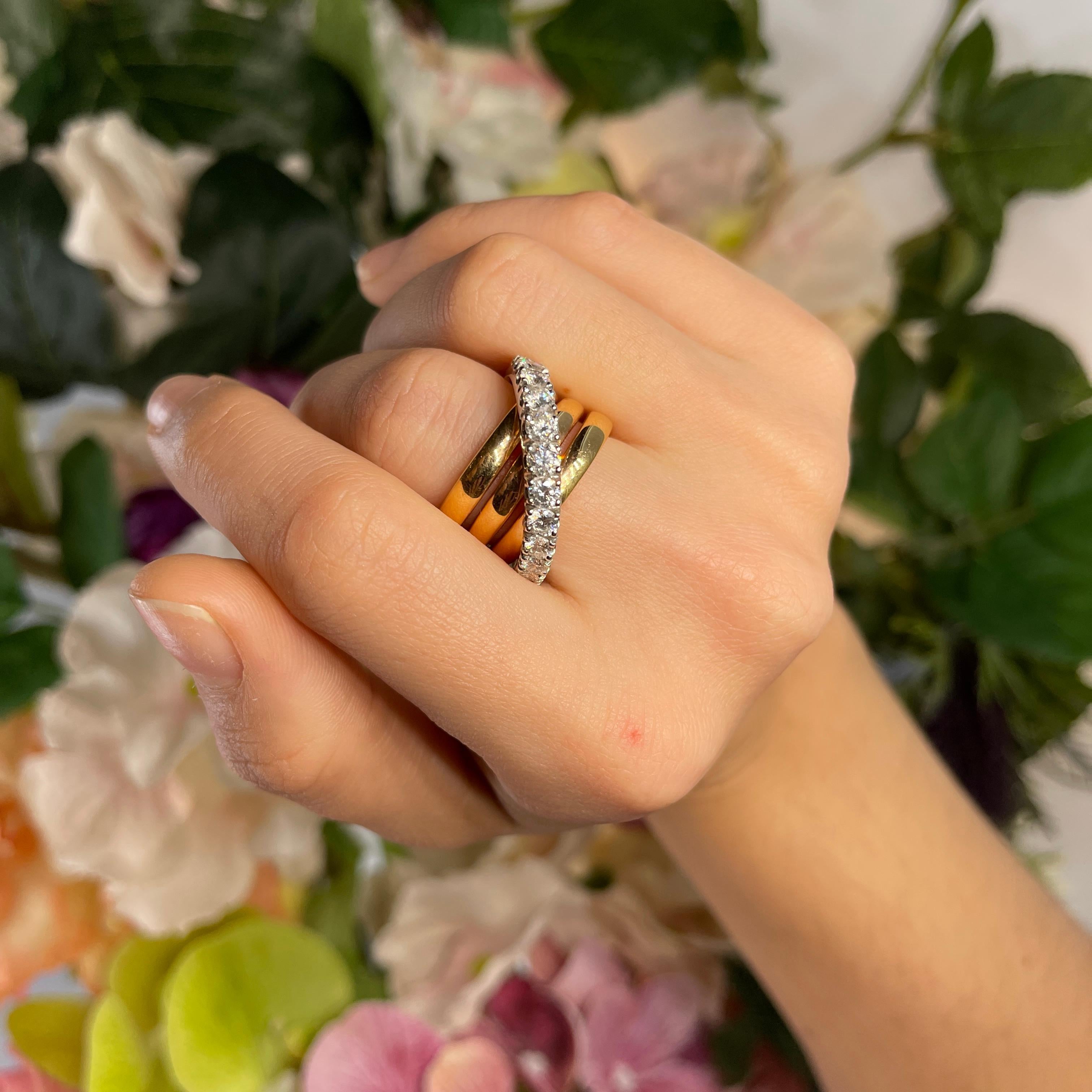 Elegant Rose Gold 18kt Diamond Band Ring, 1.80 Carats For Sale 1