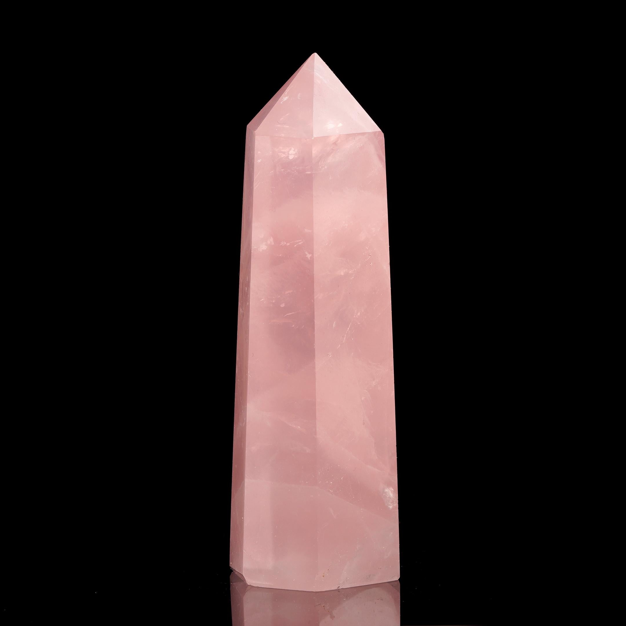 Elegante obelisco di quarzo rosa dal Brasile In condizioni Nuovo in vendita a New York, NY