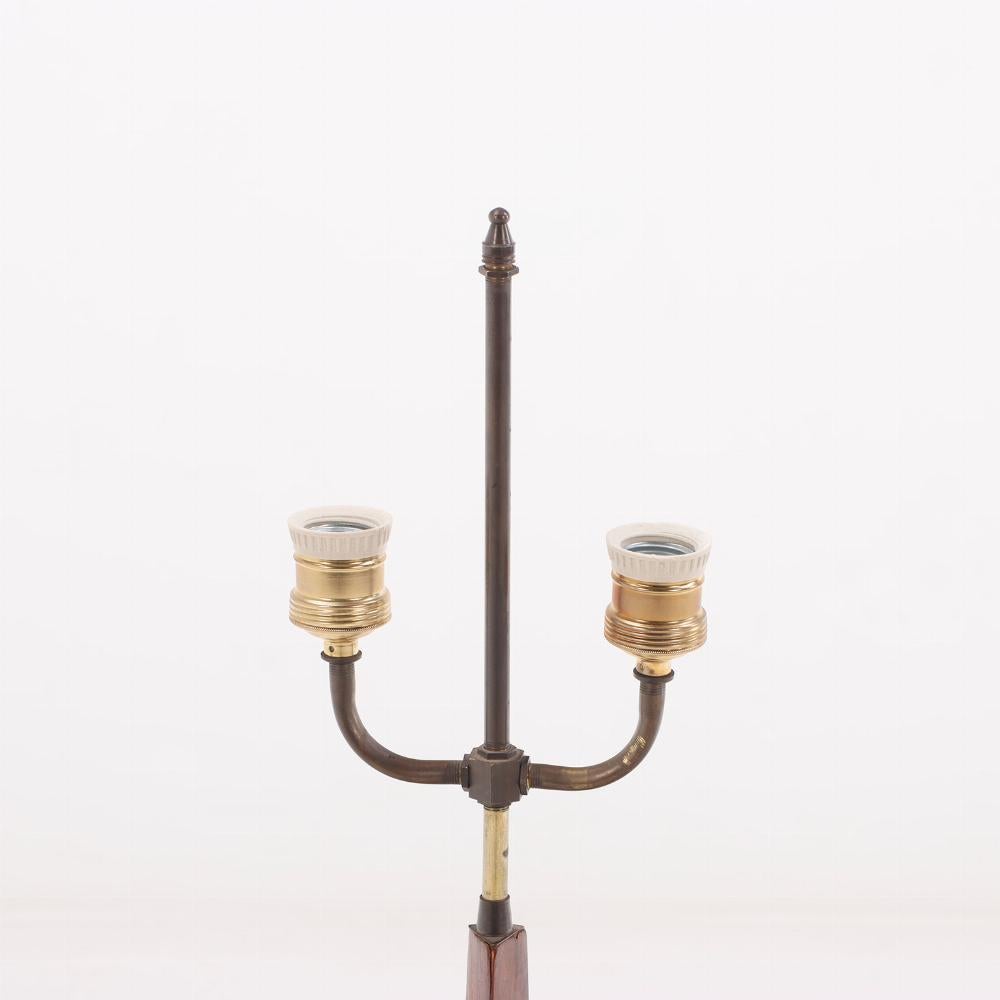 Mid-Century Modern Elegant rosewood and bronze table lamp with shade circa 1960 For Sale