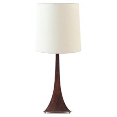 Elegante lámpara de sobremesa de palisandro y bronce con pantalla circa 1960