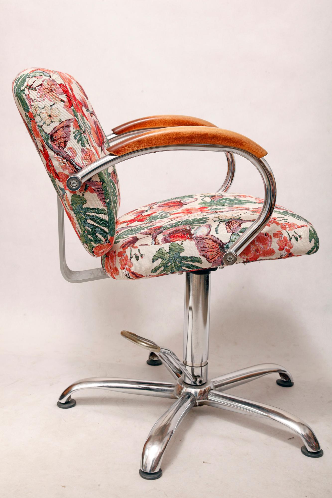 Hand-Crafted Elegant, Rotating Hairdressing Chair in Colored Upholstery, Germany, 1980s For Sale