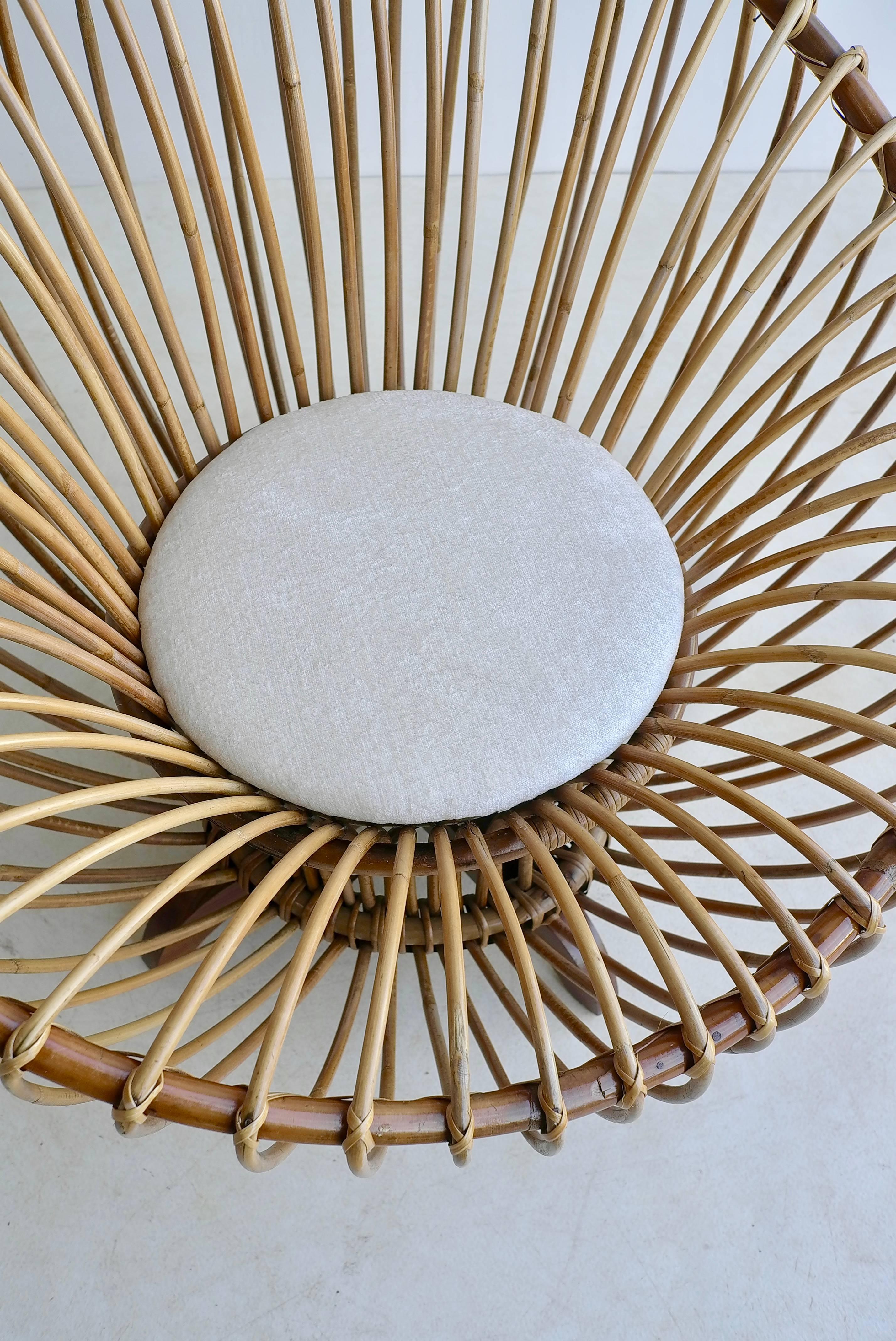 round bamboo chair