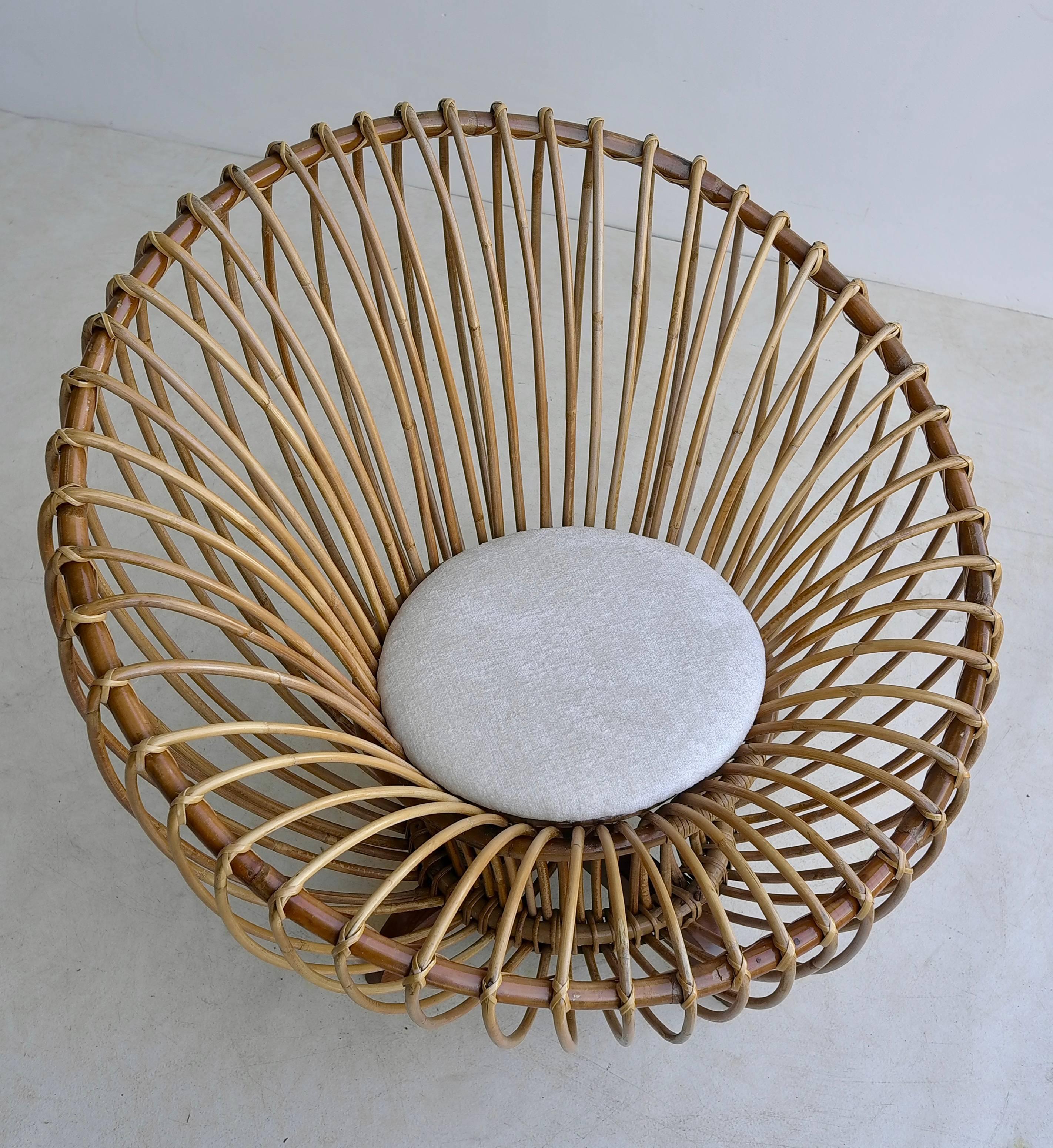 Italian Elegant Round Bamboo Lounge Chair in Style of Franco Albini, Italy, 1950s For Sale