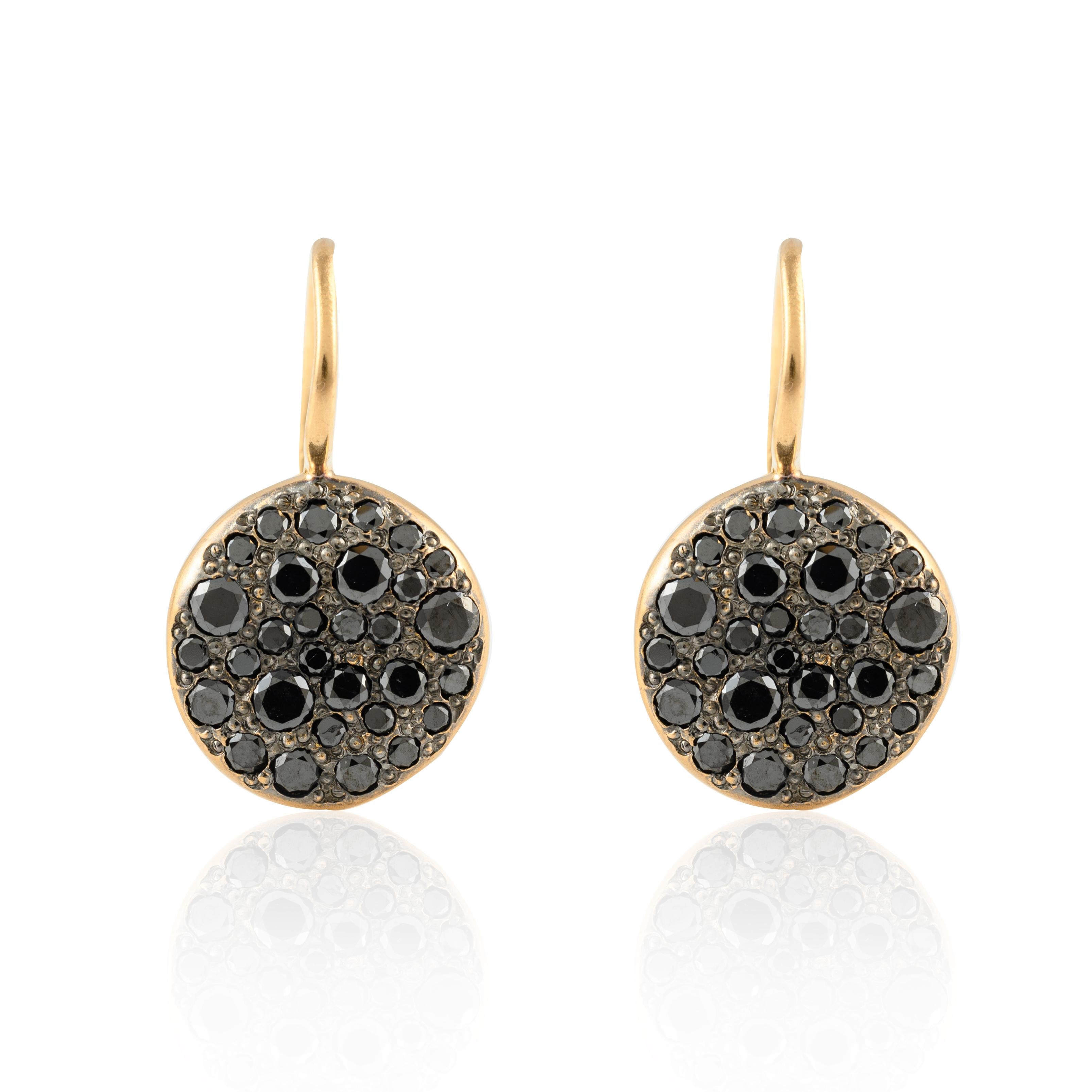 Black Diamond Cluster Earrings in 18k Solid Yellow Gold In New Condition For Sale In Houston, TX
