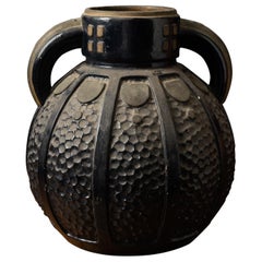 Elegant Rounded Ceramics Vase with a Black Finish