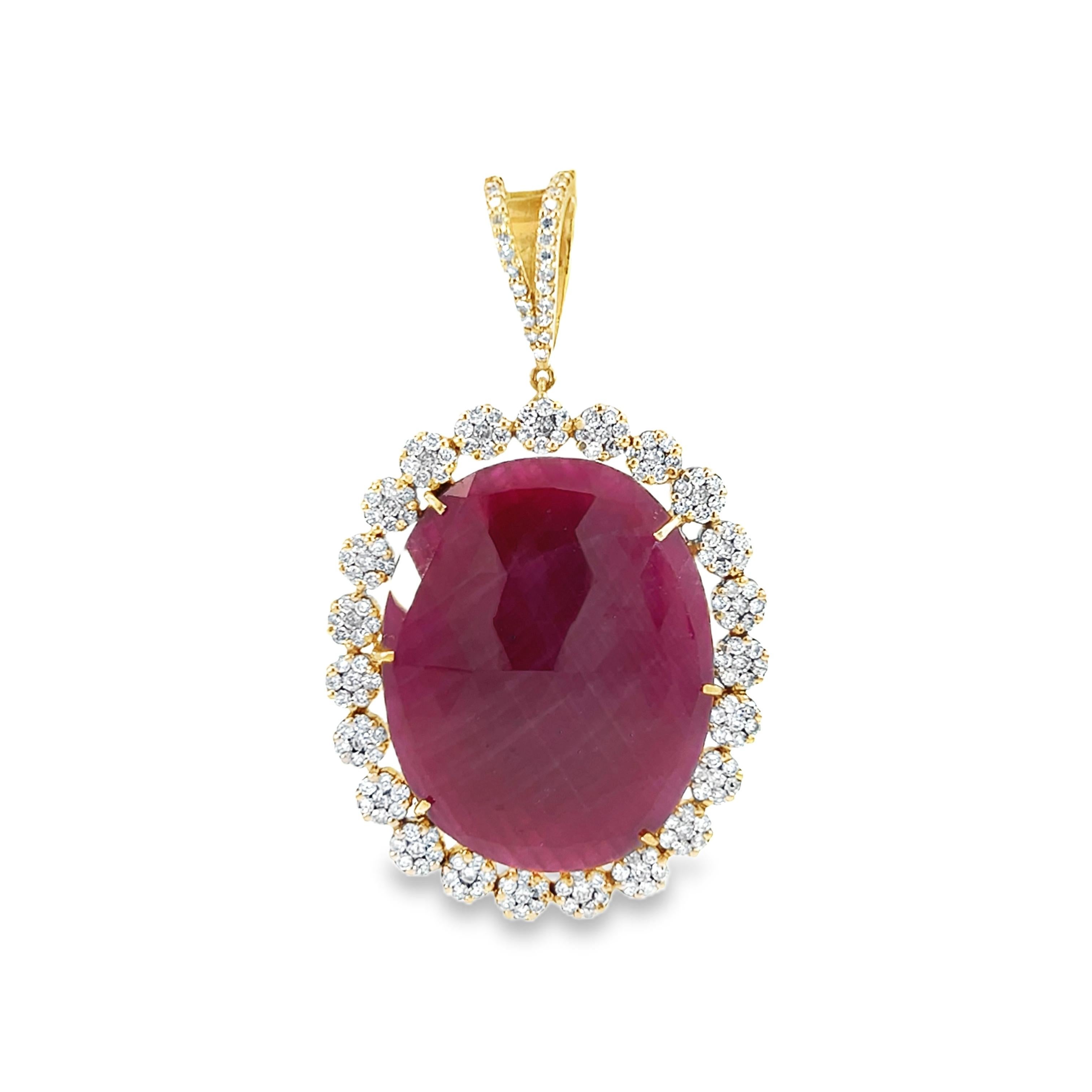 Elegante ciondolo con rubini e diamanti in vendita 1
