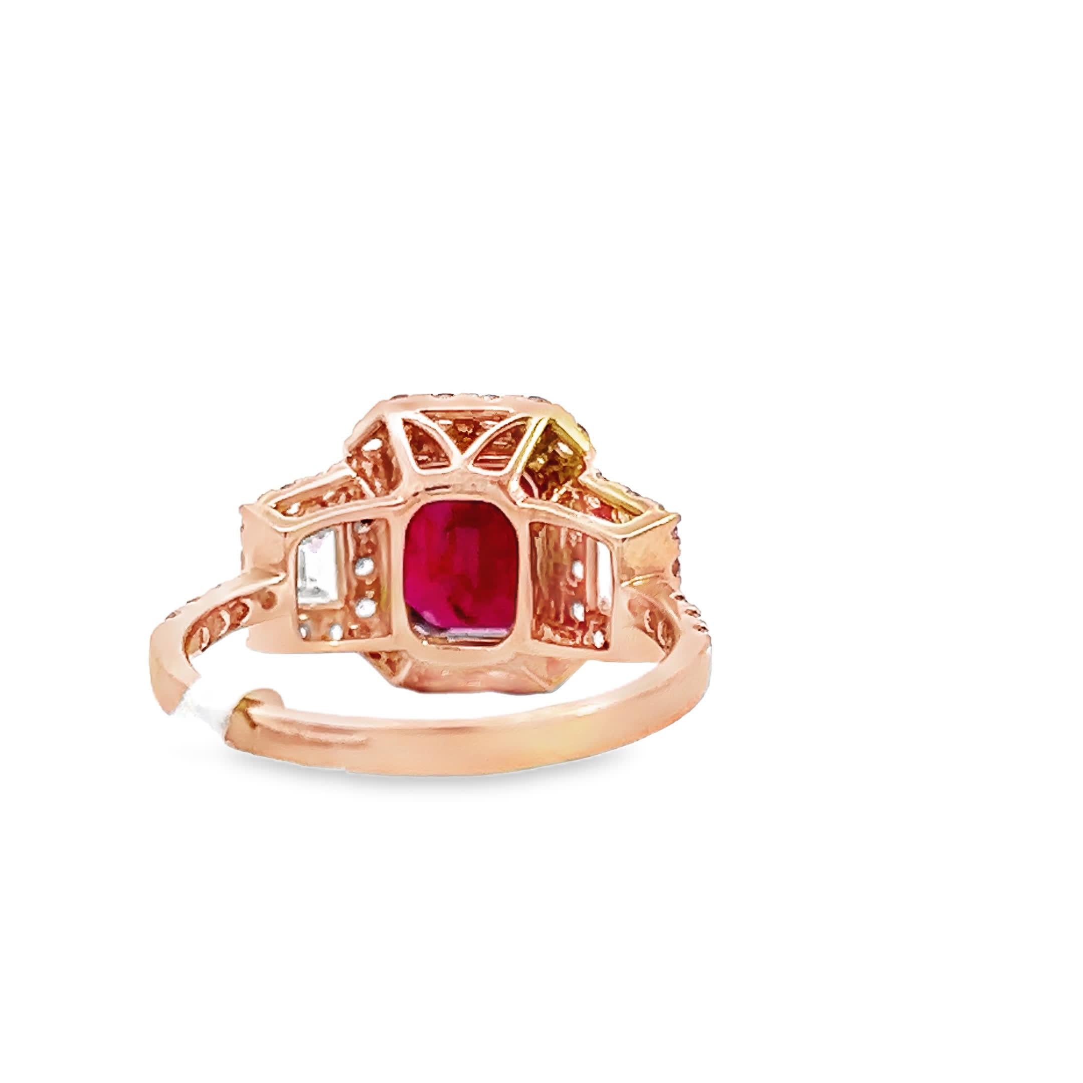 Elegante anello con rubino e diamanti In condizioni Nuovo in vendita a Great Neck Plaza, NY