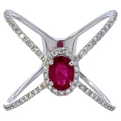 Ring mit elegantem Rubin und Diamant