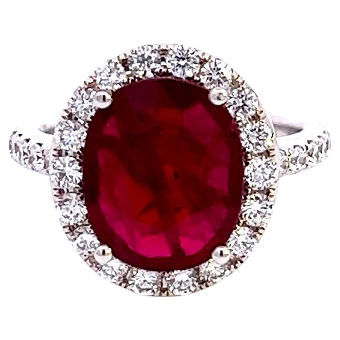 Ring mit elegantem Rubin und Diamant