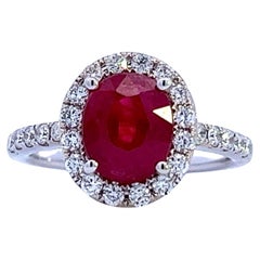 Ring mit elegantem Rubin und Diamant