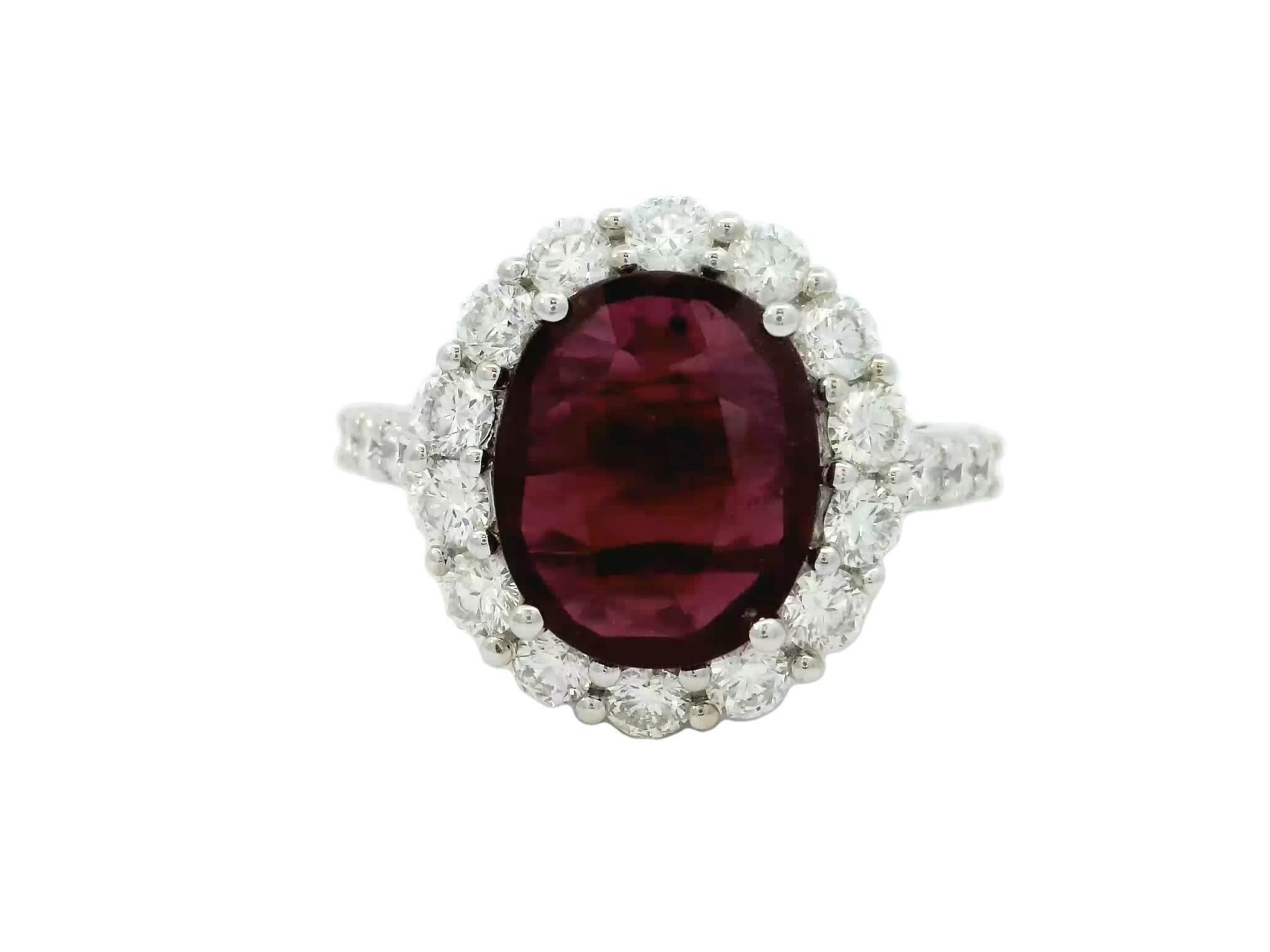 Ring mit elegantem Rubin und Diamant