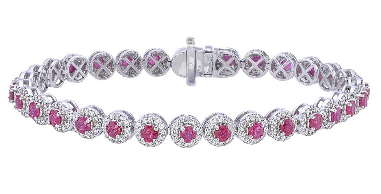 Elegantes Rubin- und Diamant-Halo-Tennisarmband aus Weißgold (Kunsthandwerker*in) im Angebot